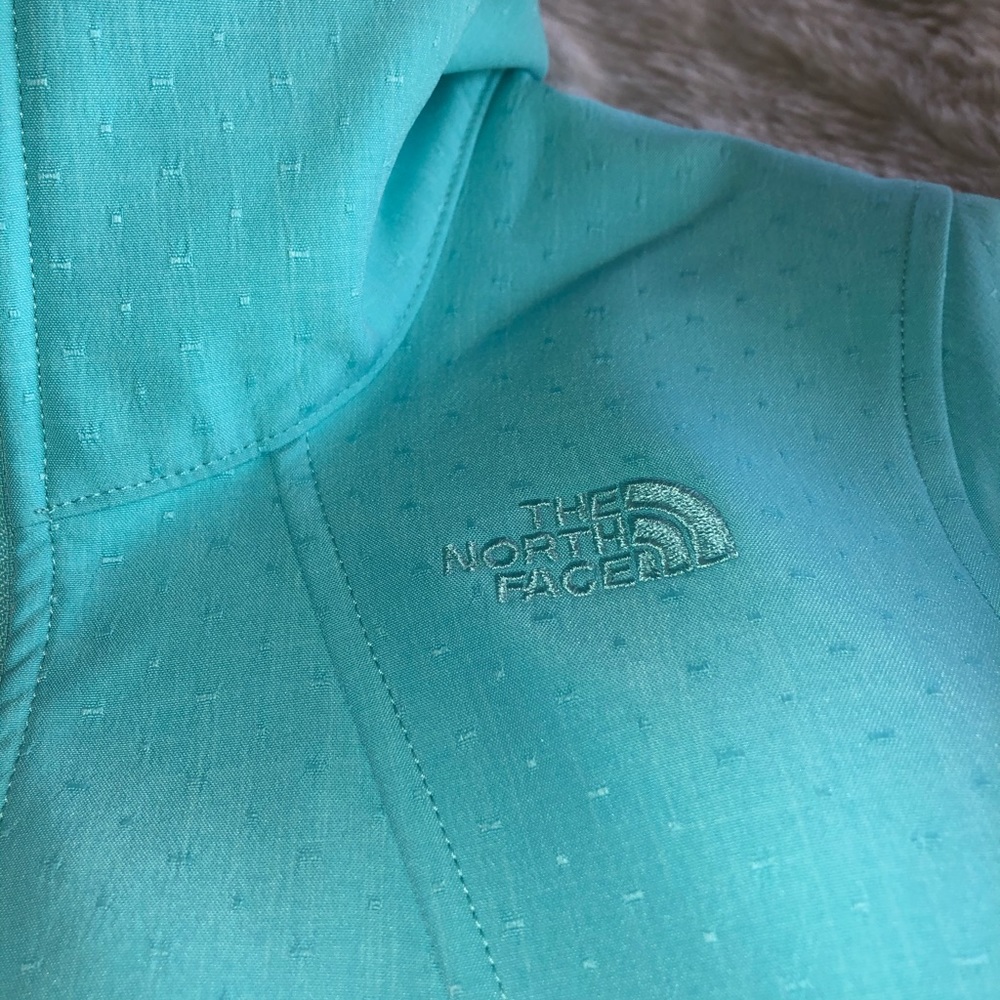 Lightweight Northface performance jacket - Picture 3 of 5